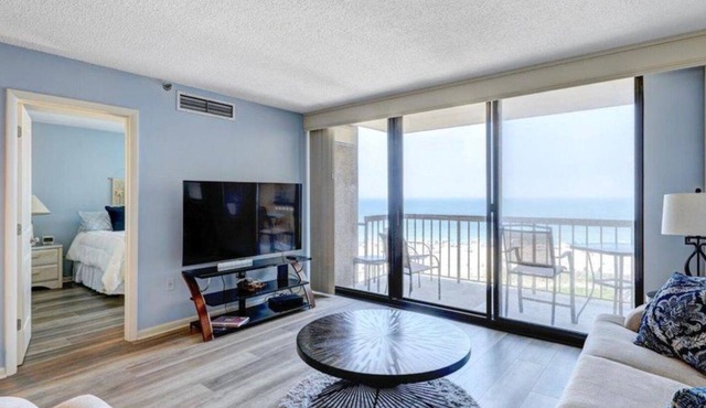 Breathtaking Ocean View, Beachfront Condo-Steps to Beach/Pools, Sea Colony East