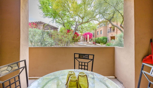 CACTUS CASITA- Clean and Modern N. Scottsdale Condo