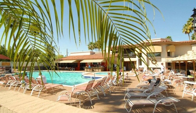Camelback Magnificent Studio with Fitness Room & Pool