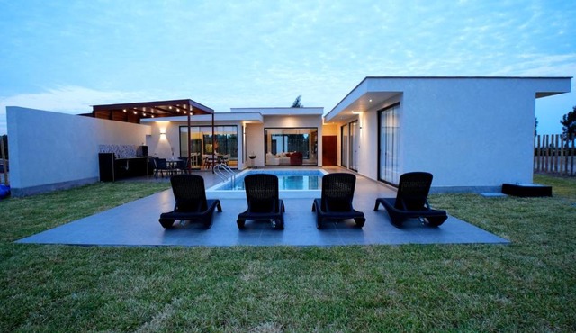 Casa Aura con piscina privada y zona parrilla