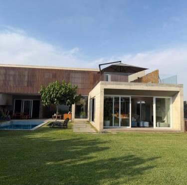 Casa Catalina - Oceanfront house Lima