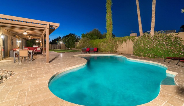Casa De Palms - Optional heated pool, spa, putting green, pool table!