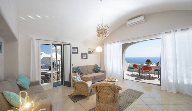 Casa Giovannina - charming fisherman's house with stunning views