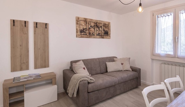 Caty's Home - Two Bedroom Apartment, Sleeps 6