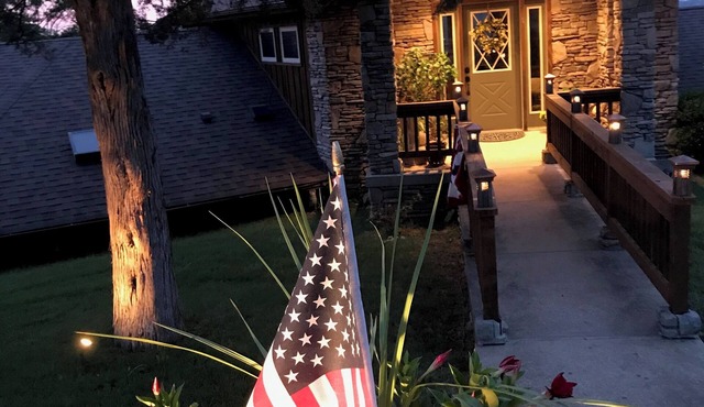 Cedar's Vista - Lodge with Spectacular Views!