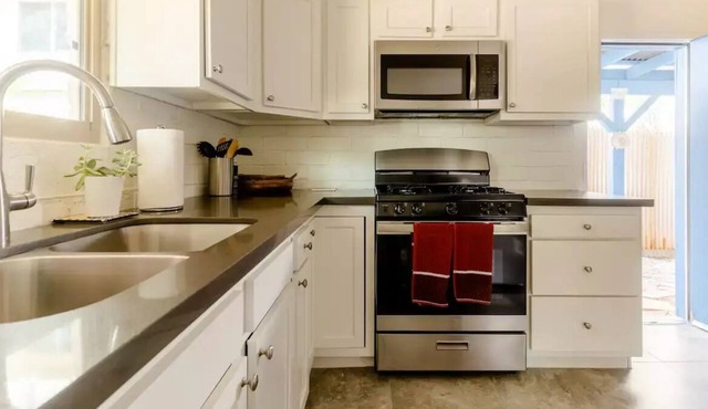 Central Casita with pool/hot tub and pet friendly