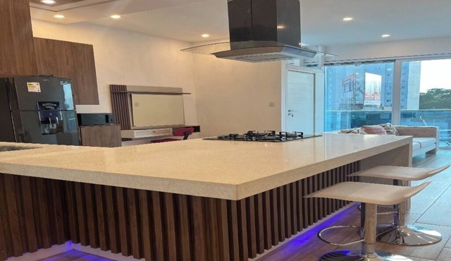 ✨Central Luxury Apartment with Jacuzzi and Balcony near Parque de las Aguas