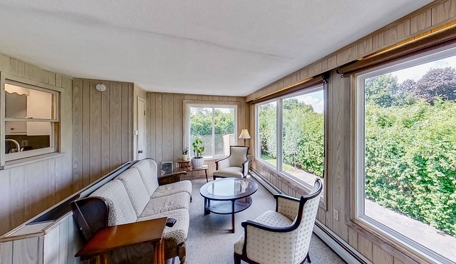 Centrally located home near outdoor activities & town with private W/D