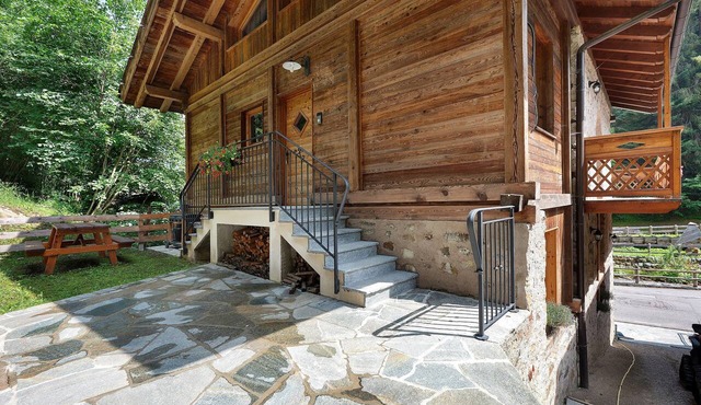 Chalet 'Maso Rubino' with Mountain View, Balcony and Wi-Fi