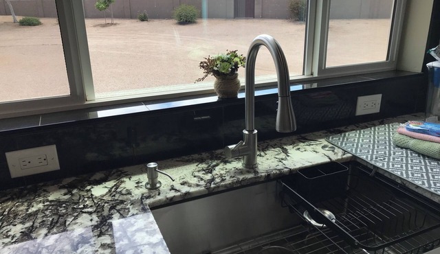 Charming 1-bdrm casita w rooftop walk deck. Mountain View’s & beautiful sunsets!