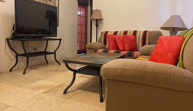 Charming 1-bedroom guest in serene Gold Canyon with WiFi Spacious Guest House