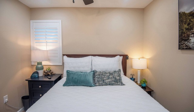 Charming 1-Bedroom with AC, private yard, & full kitchen