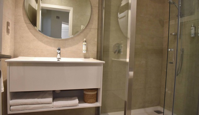 Charming 2-bedroom apartment in beautiful Lastarria Santiago with AC, WiFi