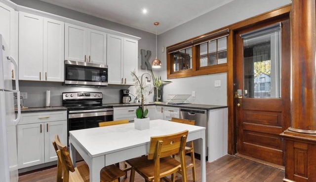 Charming 3 Bd Condo In The Heart of KC! 09