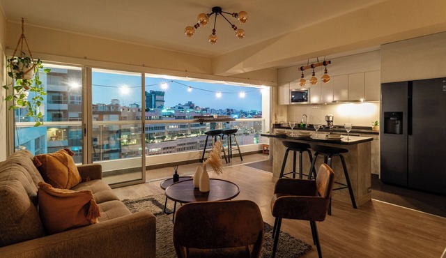 Charming 3-bedroom apartment with rooftop pool in Barranco