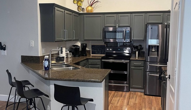 Charming 3-bedroom house in Surprise with AC and WiFi