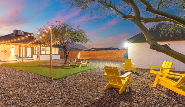 Charming Cottage - Storybook Style - Near Downtown Phoenix!