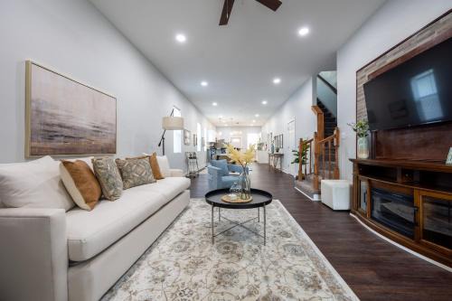 Charming Indianapolis Home~5 Min to Lucas Oil
