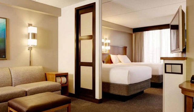 Check out Mt. Lemmon! 4 Pet-friendly Suite with FREE Parking! Seasonal Pool!