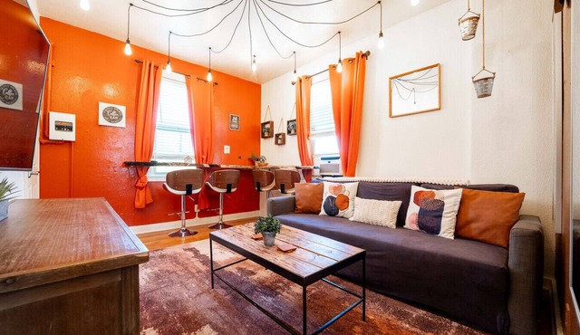 Chic 1BR Stay | Walk to UofA