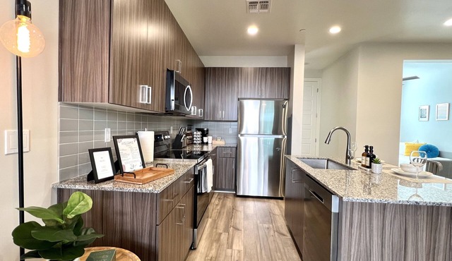 Chic Scottsdale Retreat | Snowbirds & PHX Events | Townhome 2bd+den+pool+garage