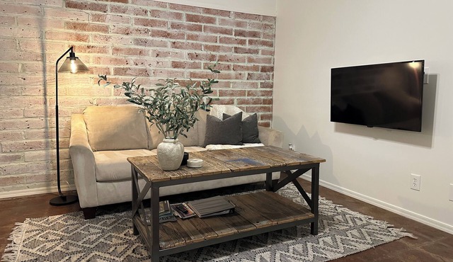Chula Vista Cottage - Fully stocked, clean and central 1 bed, 1 bath in Tucson
