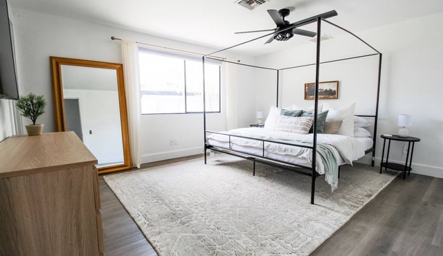 Clean and newly remodeled + fun backyard! Close to Everything!
