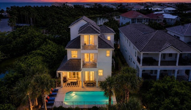 Cocos Cottage - amazing views over the golf course & lake at Cinnamon Beach!