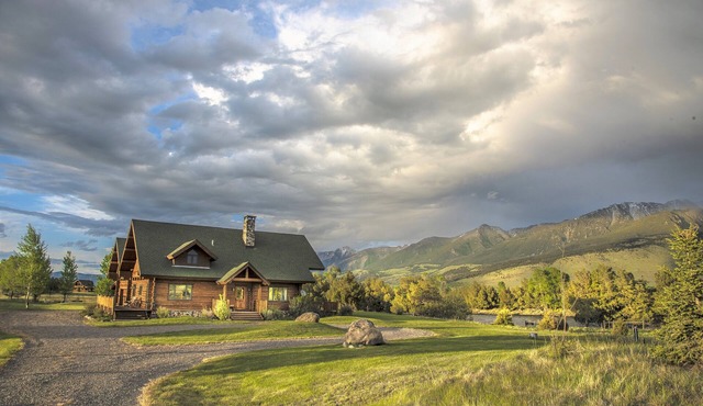 Come Relax, Rejuvenate & Reconnect on the Yellowstone River in Montana.