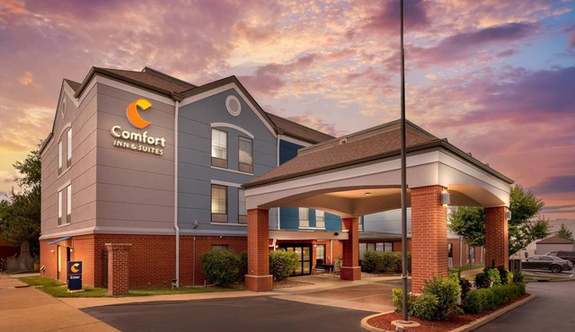 Comfort Inn & Suites Saint Louis Lafayette Square