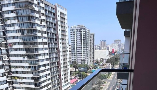 Comfortable 2BR Apartment in a Prime Central Location – Steps from San Isidro