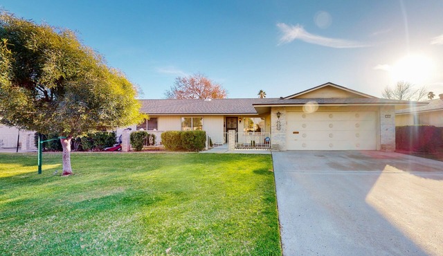 Comfortable stay with a pool, tennis court, and gym access, washer/dryer, & AC