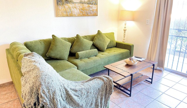 Comfy Ground-Floor/Walkable 1BR 1B Near Mall & Bars