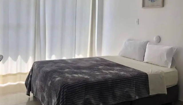 CONFROTABLE 1 BEDROOM APARTMENT IN PARACES #3