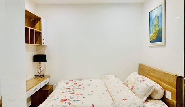 Conveniently located near BigC, next to Xuân Hương Lake,