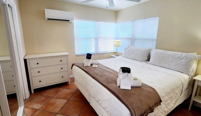 Cozy 1 Bedroom Getaway Walk to Clearwater Beach