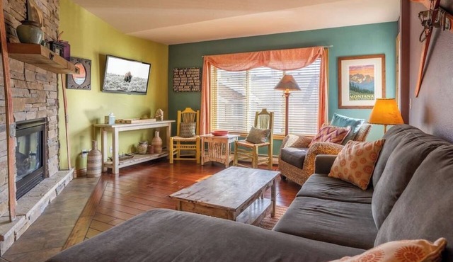 Cozy, Large, Colorful Condo at Big Sky Resort!