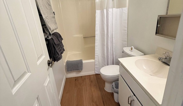 Cozy studio in beautiful Flagstaff with cool AC for your stay
