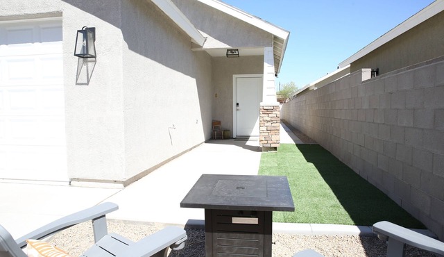 Cozy studio in Yuma's Century Heights historic district!