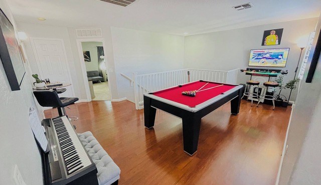 Cozy Surprise Home w/1 King Bed & 2 Queen Beds! Near Spring Training Stadiums!