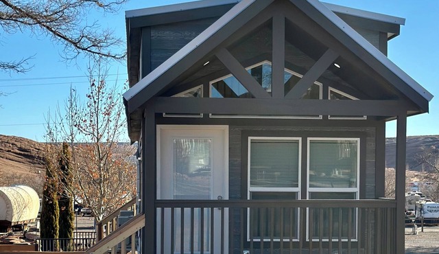 Cozy Tiny Home King Room #15A