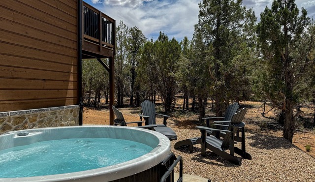 Cozy Zion Retreat Hot Tub 2 King Bedrooms