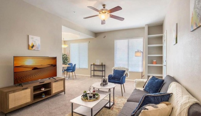 CozySuites at Kierland Commons