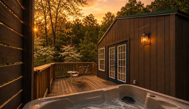 Creekside Cabin W/Pool Access & Hot Tub Near Thunder Ridge Sleeps 4