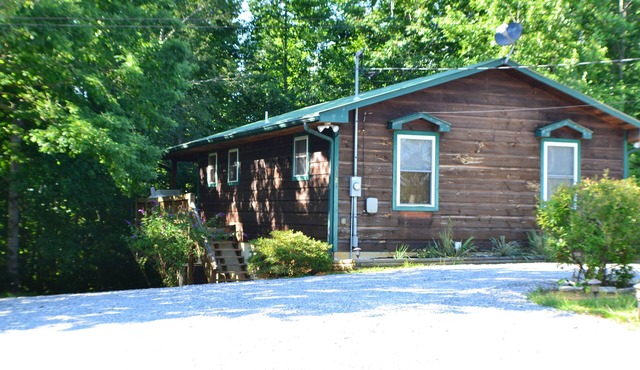 Dale Hollow Lake Paradise - Family Friendly, Pet Friendly, Party Ready!