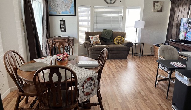 Desert Home Place: Yuma Foothills Home sleeps 4, Pool & View, in Quiet area.