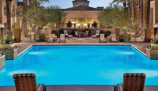 Discover Ideally Located Suites in Gainey Ranch AZ w/Free Parking & Breakfast!