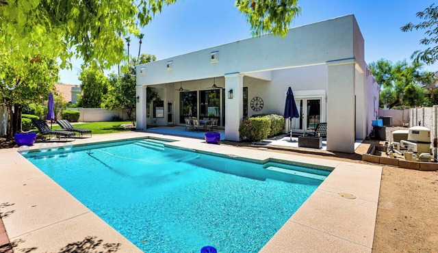 Dog Friendly! Modernist Oasis in North Scottsdale