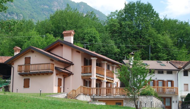 El Tabia de la Maria App. Grün in Sospirolo by Interhome