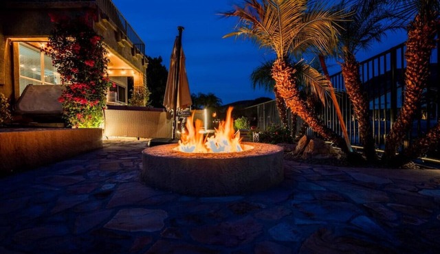 Elegant Lakeside Property w/Hot tub & Private yard